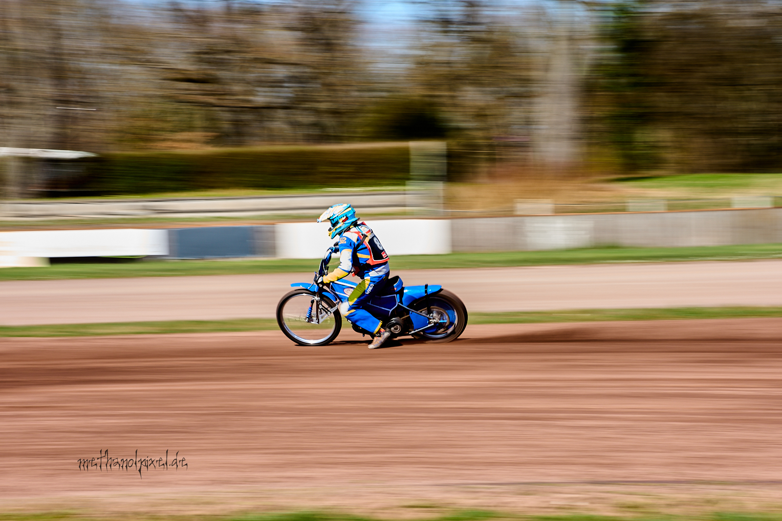 A7404069 7008 x 4672